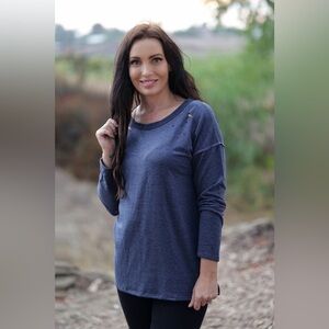 Sew In Love Women's Ripped Pullover Size Medium -‎ Blue